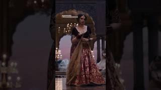 Aditi Rao Hydari’s ICONIC Walk in #Heeramandi  #BibboJaan  #Heeramandi