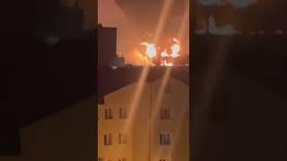 В Брянске горит нефтебаза. Жители слышали взрывы. Расстояние до границы с Украиной 150 км