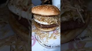 Best fast food burger in Bogota Colombia  #colombia #burger #foodshorts #mukbang #eatingshow