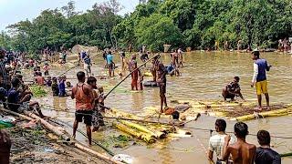 বিশাল বন্যার পানিতে মাছ ধরা নিয়ে মারামারি লেগে গেল  Fights over fishing in huge flood waters