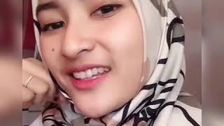 Cewek cantik berjilbab