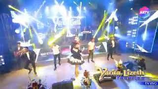 Yarita Lizeth Yanarico Quispe olvida canción en pleno concierto virtual.