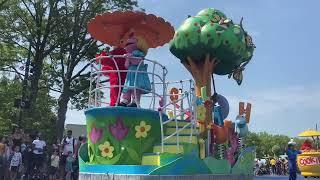 Neighborhood Street Party Parade at Sesame Place Pennsylvania 052122