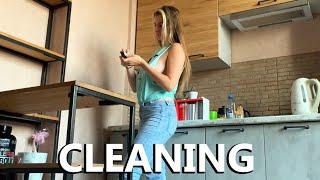 Kitchen cleaning routine