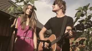 Madsen feat. Lisa Who - So cool bist du nicht - unplugged im Garten