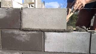 Укладка пустотелых цементно песчанных блоков Laying hollow cement-sand blocks