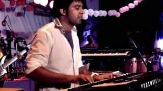 Amazing keyboard solo by Stephen Devassy