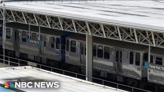 Four people killed in shooting on Chicago commuter train