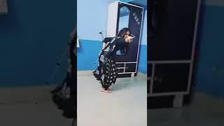 Youtube viral lady dance