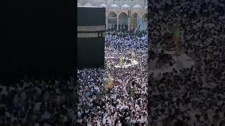 Labiak Allahuma Labiak  Worshiper are performing Tawaf 