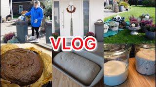 VLOG РАБОТАЕМ НА УЛИЦЕ САЖАЮ ЦВЕТЫ ПЕРВЫЙ ХЛЕБ НА ЗАКВАСКЕ