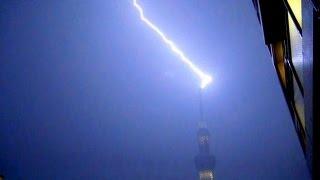 東京スカイツリーに落雷