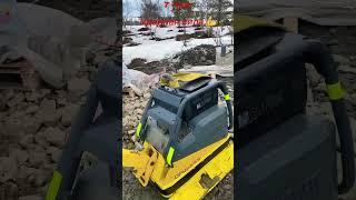 Тяжелая дизельная виброплита wacker neuson dpu6555 в работе на объекте в Белокаменка.