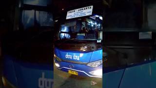 Bus doa ibu metik si biru yang menawan