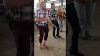 Baile en la pulga de Alamo Texas