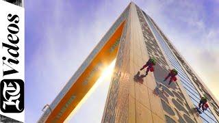 How expert workers clean the Dubai Frame