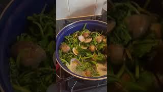 Yummy Clams With Spinach #shorts #recipe #clamsrecipe