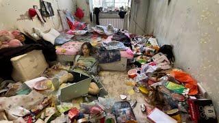  Can you imagine this lovely lady living in a house like this every day?  CLEANING MOTIVATION