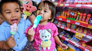 Vlog Rafisqy Makan Es Krim Karakter Spongebob Patrick Kakak Adik Rebutan Permen Yupi Main Ayunan