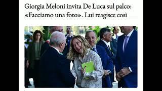 Giorgia Meloni invita De Luca sul palco «Facciamo una foto». Lui reagisce così