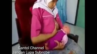 Cara Menyusui bayi yang benar