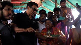 2 లివర్లు Extra తమ్ముడు  Actor Sonu Sood Visited Kumari Aunty Food Stall  IndiaGlitz Telugu