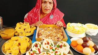 EATING PIZZA  CAKE RASGULLA  RASMALAI  SOAN PAPDI  DHOKLA  EDLI SAMBAR @munni devi eating