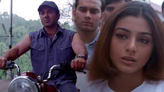 Tabu के दुपट्टे की वजह से Sunny Deol का हुआ Accident  Jaal The Trap Hindi Movie  Reema Sen  HD