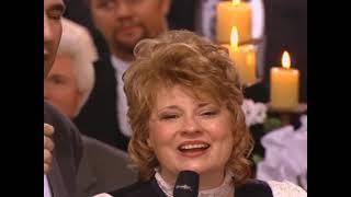 Bill & Gloria Gaither - When the Roll Is Called Up Yonder Live