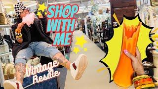 “This Place Is AWESOME” SHOP WITH ME ANTIQUE MALL FINDS  THRIFTING  FLEA MARKET  VINTAGE RESALE