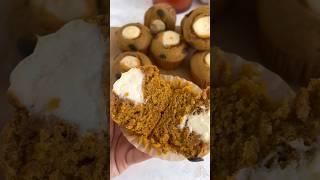 Starbucks Pumpkin Cream Cheese Muffins #pumpkin #pumpkinrecipes #pumpkinmuffins #starbucks