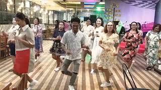 HEBOH GOYANG KAKA BAJU HITAM REMIX  EVAN LINE DANCE  CHOREO BY EVAN  DAPUR SUMBA CAFE - SBD