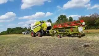 Hafer dreschen mit Claas Tucano 430 und Claas Vario 600 Bayern 2016 german HD