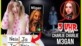 Stelle niemals FRAGEN zu M3GAN aus KINO FILM mit Charlie Charlie SPIEL bei PYJAMA PARTY 3 Uhr Nachts