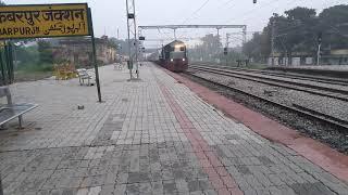 09167 Sabarmati express arriving at akbarpur junction with lhb rakes