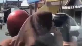 Viral Video Siswi Berseragam Pramuka Merokok dengan Asyiknya