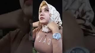 Liatin uting jilbab hot goyang seksi goyang maut sambil