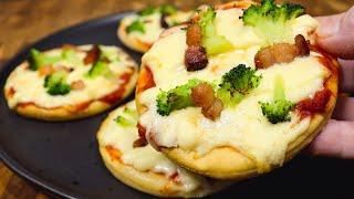 MINI PIZZA DE BRÓCOLIS COM BACON