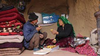 Old Lovers village style recipe in a cave  Daily routine village life Afghanistan