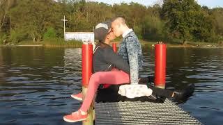 GAY KISSING