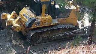 KOMATSU D85 EX İzlemek çok zevkli Komatsu d85ex dozer ile yol nasıl yapılır izleyin.