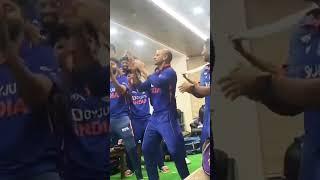 Viral Video Must Watch  Sounth Africa को हराने के बाद Indian Team का जबरदस्त Dance