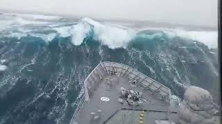 Ships in Storms  10+ TERRIFYING MONSTER WAVES Hurricanes & Thunderstorms at Sea