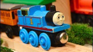 Thomas Wooden Railway Toy Train Classics