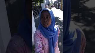 VIRAL ......Ibu ibu maksa beli pulpen di kampung inggris karena keluarga sakit parah...