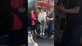 Anne & Linda Nolan singing I’m In The Mood For Dancing during Sunday Lunch