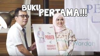 Buku Pertama Analisa Widyaningrum - The Power of Personality Development