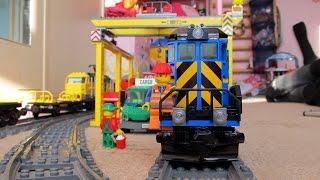 LEGO Train pulling heavy load - 60052 Cargo Train