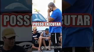 Encontrei o Alvo com Anão no calçadão da praia e... Dwarf Police Prank