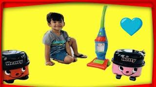 Casdon Henry Hetty Vacuum and Create. Imagine. My Light Up Vacuum Cleaner Toy For Kids